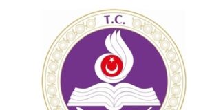 AYM, Üniversitelerde bildiri dağıtma ile afiş ve pankart asmayı izne bağlayan YÖK müeyyidesini iptal etti.