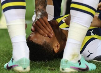 Fenerbahçe’ye kötü haber; Yıldız oyuncu sezonu kapattı!