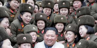 📽️”Dost Baba’mız Kim Jong Un’la övünelim.”… Kuzey Kore’nin propaganda şarkısı sosyal medyada viral oldu