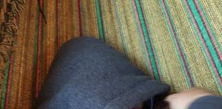 Bilim insanları onaylıyor: Sarılmak acıyı hafifletiyor!