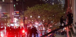 ABD ÜNİVERSİTELERİNDEKİ GAZZE PROTESTOLARININ MERKEZ ÜSSÜNE POLİS BASKINI