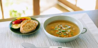 Tuzsuz Yemek Durumunda Olanlar için Tuzlu Hissettiren Kaşık!