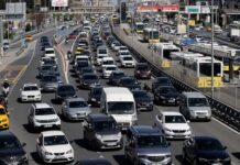 📽️Nereden Öğrendi Acaba? Otomobildeki Yapay Zeka Trafikte Araya Kaynak Yaptı.