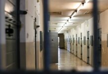 İngiltere’de mahkumlar hapishane gardiyanlarını zehirledi