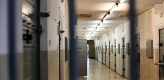 İngiltere’de mahkumlar hapishane gardiyanlarını zehirledi