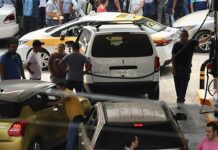 Meksika’da eylemdeki öğretmenler işgal ettikleri benzin istasyonlarında bedava yakıt dağıttı.