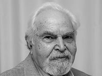 Tıp doktoru, gazeteci ve yazar Erdal Atabek, hayatını kaybetti.