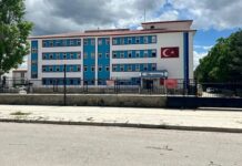 Bir eğitimde şiddet haberi de Elazığ’dan. Kopya çekerken yakalayan öğretmenini bıçakladı