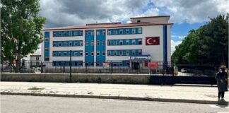 Bir eğitimde şiddet haberi de Elazığ’dan. Kopya çekerken yakalayan öğretmenini bıçakladı