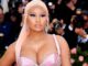 Ünlü rapçi Nicki Minaj havalimanında gözaltına alındı