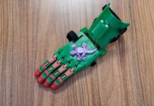 İzmir’de, parmak ve el deformasyonu yaşayan 5 yaş üstü çocuklara 3 boyutlu yazıcılarla mekanik el üretilecek.