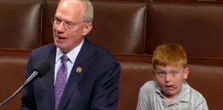 📽️ Burası ABD Kongresi. Milletvekili Babasını Gölgede Bıraktı.