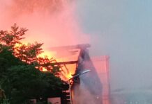 📽️ Üsküdar Salacak’ta tarihi köşk yanıyor.