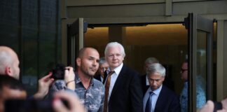 14 Yıllık Hukuk Mücadelesiyle Dolu Öyküde Son Bölüm. Assange Artık Hür Bir İnsan.