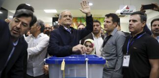 Reformist Aday Birinci, Katı Muhafazakar İkinci. İran’da Seçimler İkinci Tura Kaldı.