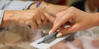 Aşırı Sağ İktidara Hiç Bu Kadar Yakın olmamıştı. Fransa Seçimlerinde Oy Verme İşlemi Başladı.