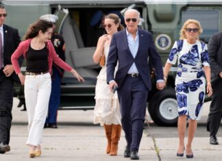 ABD Başkanı Biden Canlı Yayın Tartışması “Felaketi”nden Sonra Durumu Ailesiyle Değerlendiriyor