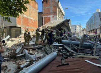 Küçükçekmece’de bina çöktü. 1 kişi hayatını kaybetti, 7 kişi yaralandı