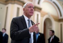 Başkan Yardımcısı Kamala Harris, Biden’ı görevden almaya çağırıldı.