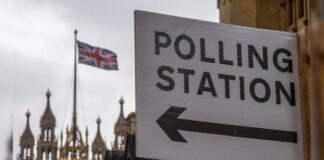 Fransa’da aşırı sağ iktidar beklentisiyle seçim gününü beklerken Birleşik Krallık’ta merkez sol bu gece ezici zafer ilan etme umudunda.