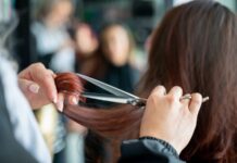 Bugün yürürlüğe girdi. Berber, kuaför ve güzellik salonları haftanın bir günü kapalı olacak.