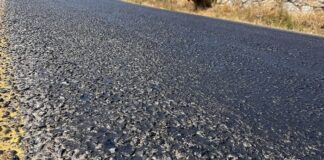 Bodrum’da sıcaklık 45 dereceyi bulunca asfalt dayanamadı, eridi!