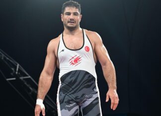 Milli güreşçimiz Taha Akgül’den bronz madalya