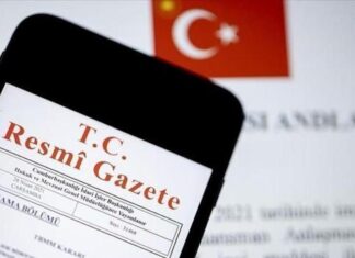 Cumhurbaşkanı Recep Tayyip Erdoğan, Türkiye genelinde 13 üniversiteye yeni rektörler atadı.