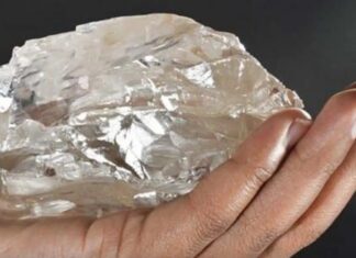 Afrika’da dünyanın en büyük ikinci büyük elması bulundu