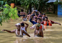 Hindistan baraj kapaklarını açtı Bangladeş sular altında kaldı; milyonlar etkilendi
