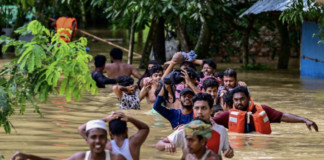 Hindistan baraj kapaklarını açtı Bangladeş sular altında kaldı; milyonlar etkilendi