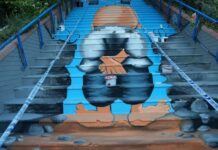 Merdivenlerdeki tepki çeken Filistin bayrağı gitti, yerine insanlığa sırtını dönen ‘Hanzala’ geldi