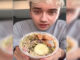 📽️TikTok’ta paylaşılan salata tarifi salatalık kaosu çıkardı. İşte market market salatalık aratan o tarif…