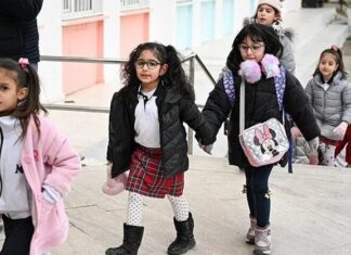 9 Eylül Pazartesi günü okullar için yeni açılış ve kapanış saatleri belirlendi.