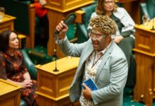 📽️ Meclis’te Haka ile yemin.