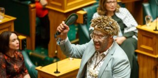 📽️ Meclis’te Haka ile yemin.