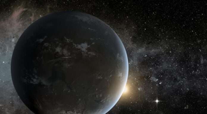 Bilinenlere meydan okuyan ve beklenmedik hareketler sergileyen bir ötegezegen keşfedildi.