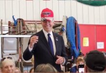 Bu sefer ‘bilinçli’ olarak yaptı: Biden, Trump 2024 şapkası taktı; Sosyal medya sallandı!