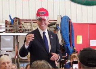 Bu sefer ‘bilinçli’ olarak yaptı: Biden, Trump 2024 şapkası taktı; Sosyal medya sallandı!