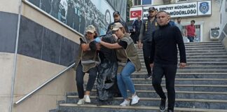 Kadın Polisi şehit eden zanlı, kadın polislerce ‘siyah çöp poşeti ile ‘hayvan nakil aracıyla’ adliyeye sevk edildi