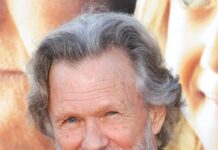 Country müziğin efsane isimlerinden, oyuncu Kris Kristofferson, hayatını kaybetti.