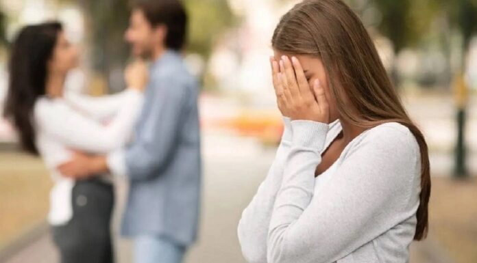 Araştırma/Eşi, bu işlerde çalışanlar dikkat! İşte eşlerini en çok aldatan meslekler