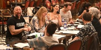 Okan Bayülgen ve Hayko Cepkin, Drakula oyunu için bir araya geliyor!