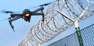 İngiltere’deki hapihanelerde uyuşturucudan hardala bir çok ürün mahkumlara dronlarla ulaştırılıyor.