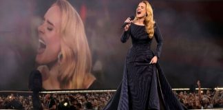 Dünyaca ünlü şarkıcı Adele, bir kulağının kısmen sağır olduğunu açıkladı.