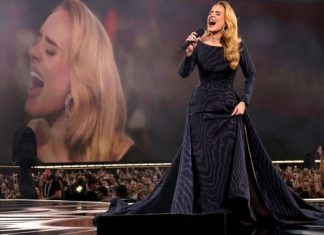 Dünyaca ünlü şarkıcı Adele, bir kulağının kısmen sağır olduğunu açıkladı.