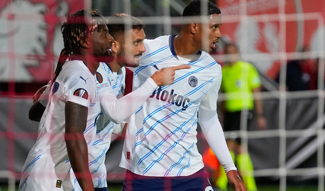 Fenerbahçe, Hollanda’dan puanla dönüyor