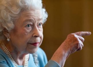 İngiltere Kraliçesi ölümünden önce Meghan ve Harry’yi Frogmore’dan kovmayı ve ‘zorba’ Prens Andrew’u tasfiye etmeyi planlıyordu.