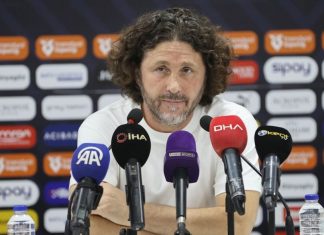 Alanyaspor’un hocası Fatih Tekke, görevinden istifa ettiğini duyurdu.