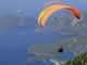 Yamaç Paraşütçüsü İngiliz turistin üzerine düştü.